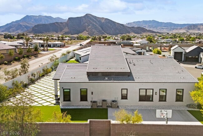 Building Photo - 4315 N Dapple Gray Rd