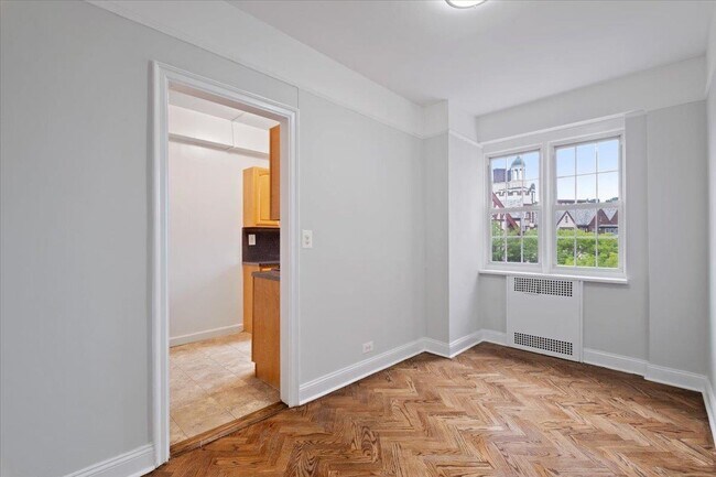 Building Photo - 45 Popham Rd