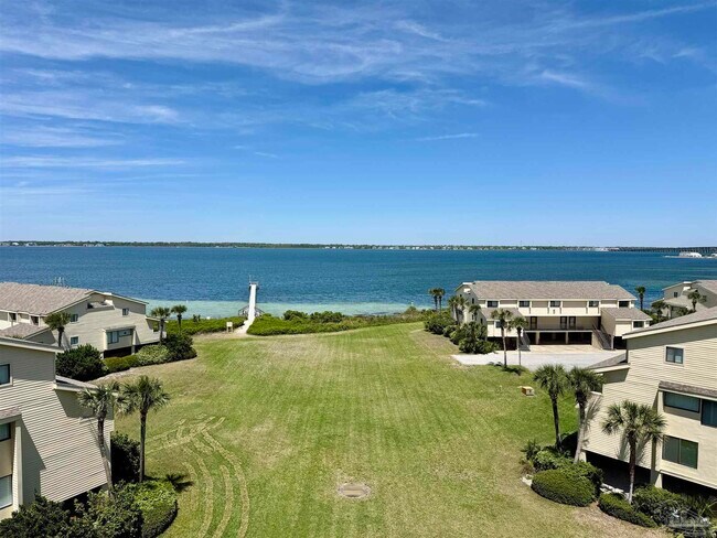 Building Photo - 900 Fort Pickens Rd