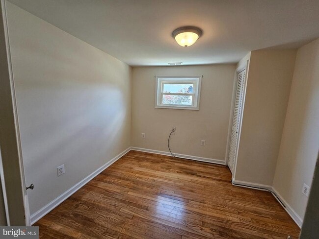Building Photo - 178 Kingston Park Ln E
