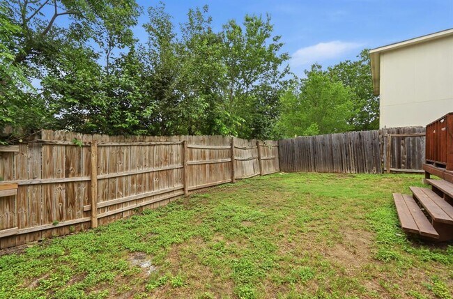 Building Photo - 1414 Strickland Dr