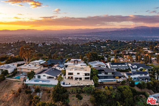 Building Photo - 11470 Dona Evita Dr