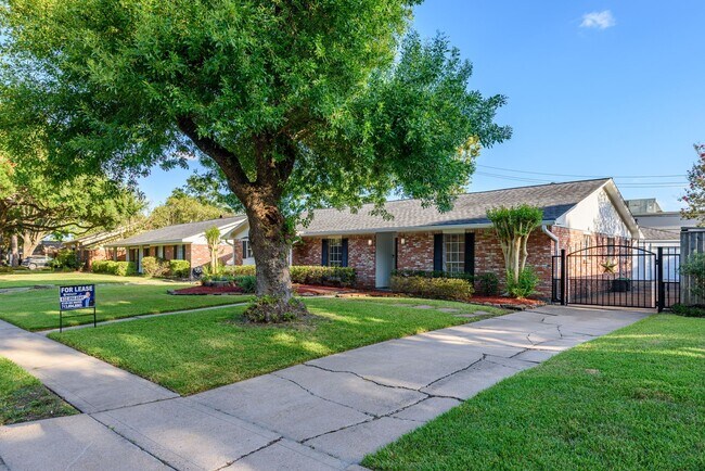 Building Photo - 10715 Wickersham Ln