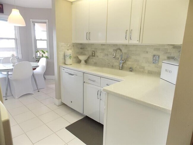 Building Photo - 1701 Andros Isle