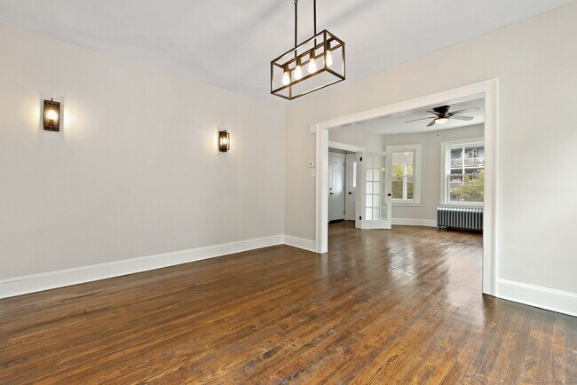 Building Photo - 279 Linwood St