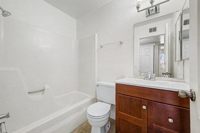 Building Photo - 17801 N 8th Dr