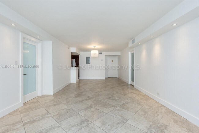 Building Photo - 6039 Collins Ave