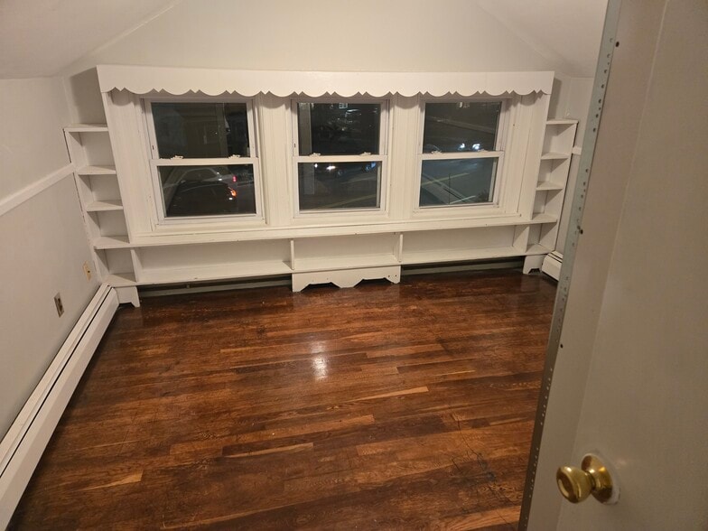 Bedroom - 637 Post Rd