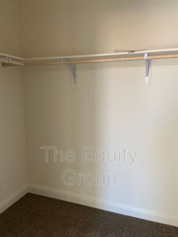 Building Photo - 1829 W Prescott Ave