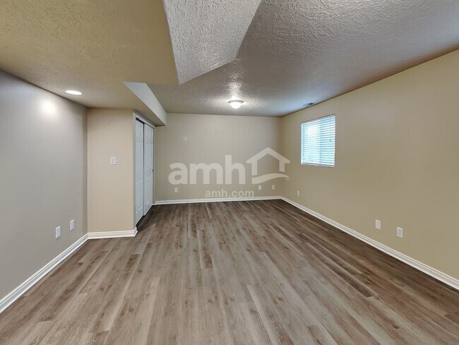 Building Photo - 2848 W 2125 S