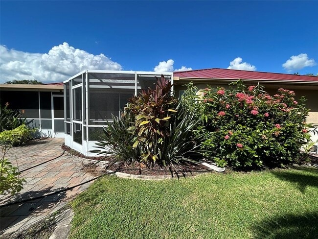 Building Photo - 25145 Mercedes Dr