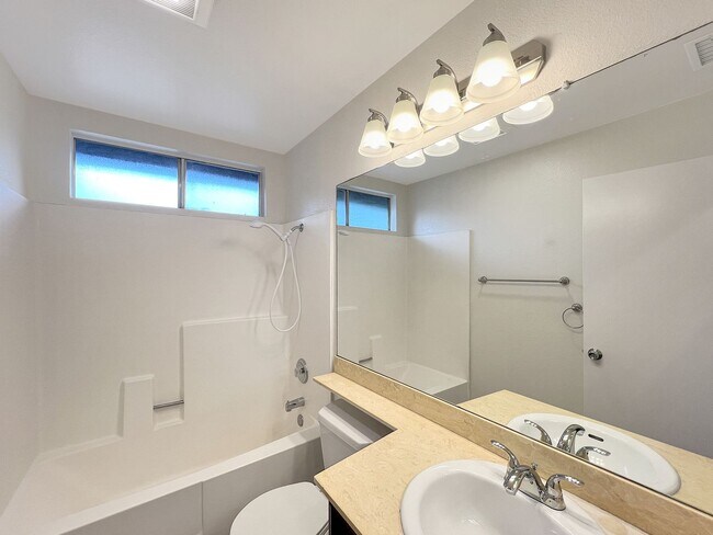 Building Photo - Charming 3B/2BA Home in Bay Terraces W/ W/D, A/C, Fireplace, Covered Patio, and Large Backyard!