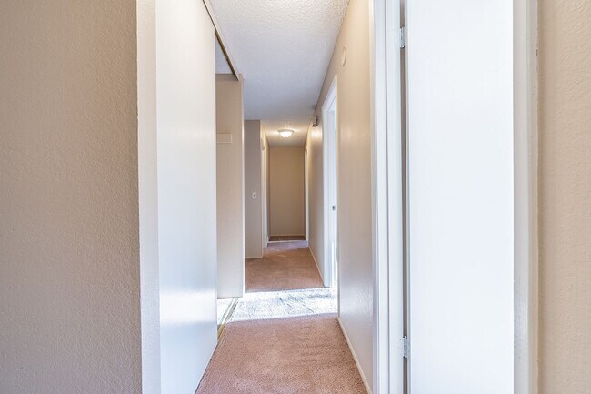 Building Photo - Market Street Apartments