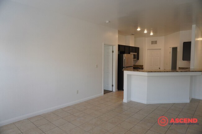 Building Photo - Beautiful Home Located in the Southwest!