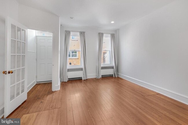 Building Photo - 821 N Bambrey St