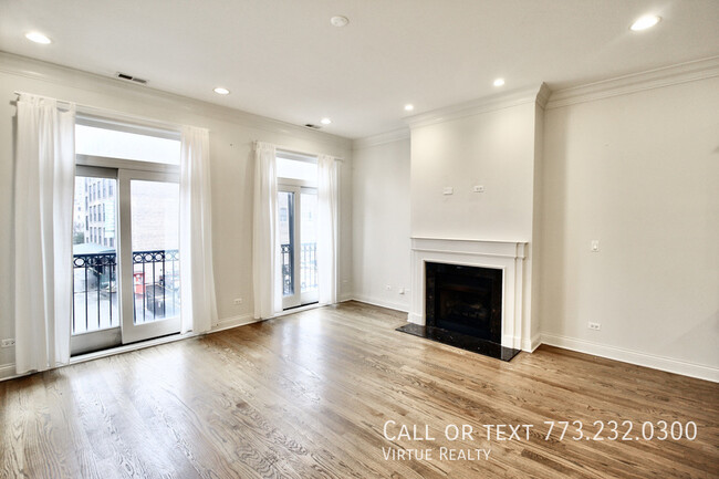 Building Photo - Fulton Market Condo-Quality 3 bedroom 2 ba...