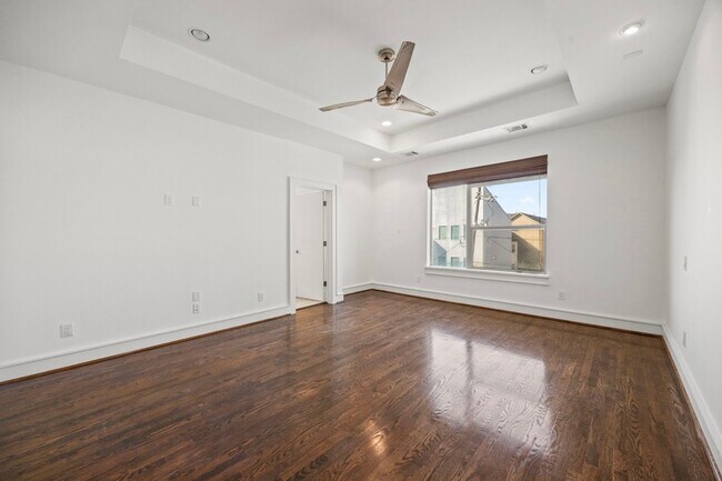 Building Photo - 5707 Schuler St