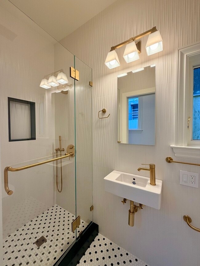 Building Photo - 1249 Kearny St