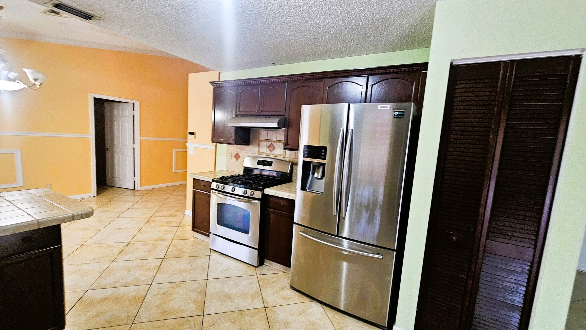 Kitchen appliance - 6070 Serene Run