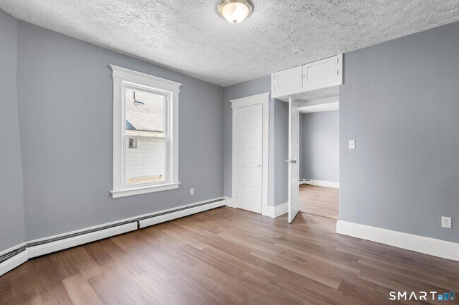 Building Photo - 66 Standish St