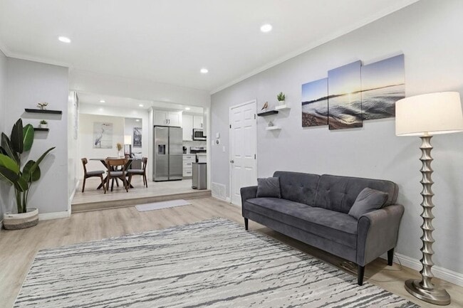 Building Photo - 1714 Woodridge Way