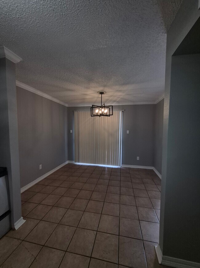 Building Photo - 738 Coolwood Dr