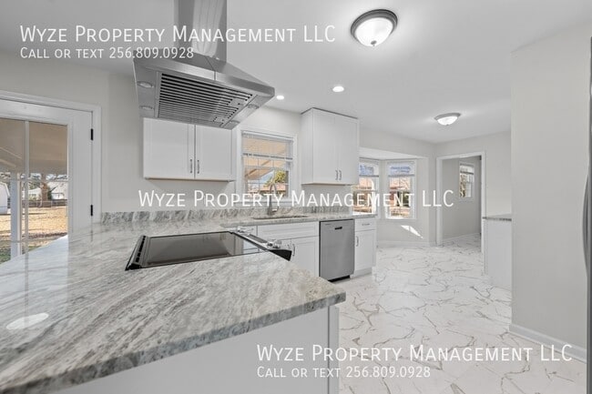 Building Photo - 2209 Rothmore Dr SW