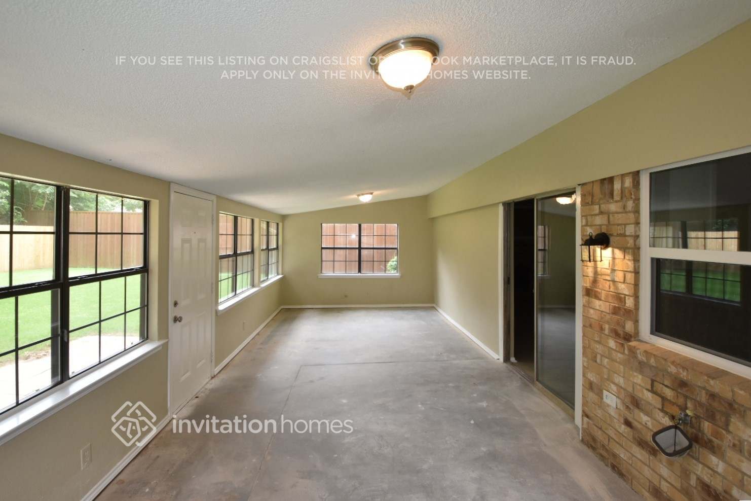 Building Photo - 3921 Willow Run Dr