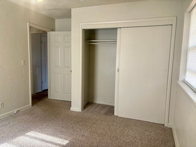 Building Photo - Three bedroom home in NW OKC