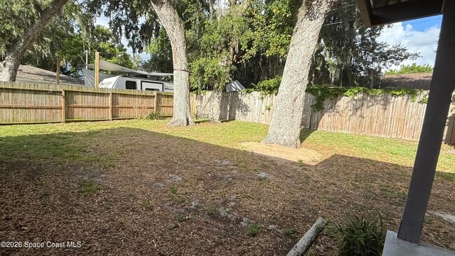 Building Photo - 27 Seminole Dr