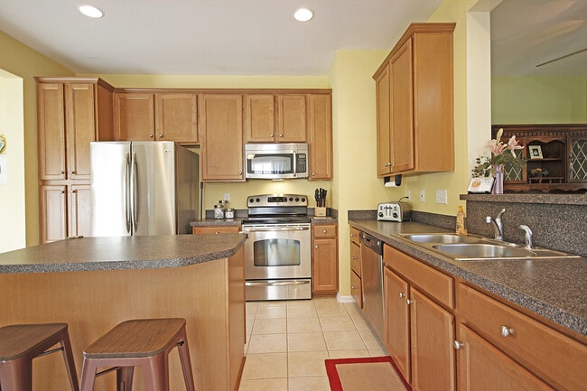 Building Photo - Liberty Crossing