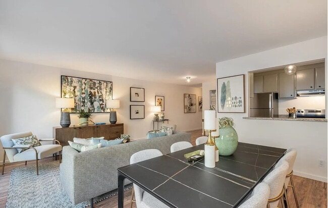 Building Photo - 3044 Franklin St