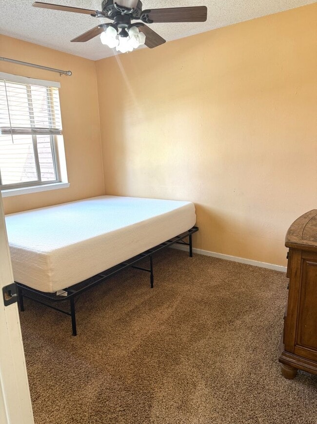 Building Photo - For Rent: Cozy 2 Bed / 2 Bath Furnished Ho...