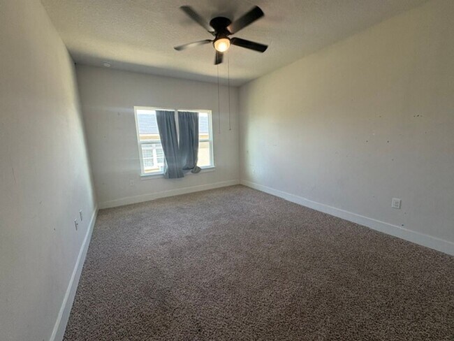 Building Photo - 1114 Shoal River Dr