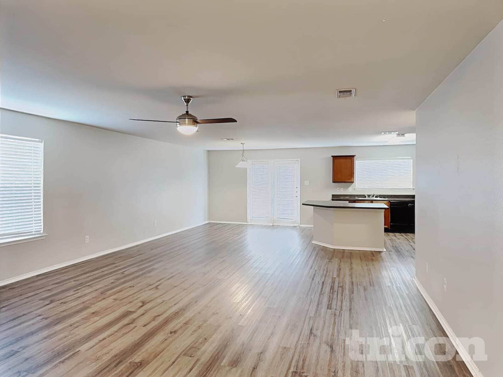 Building Photo - 208 Silver Spur Dr