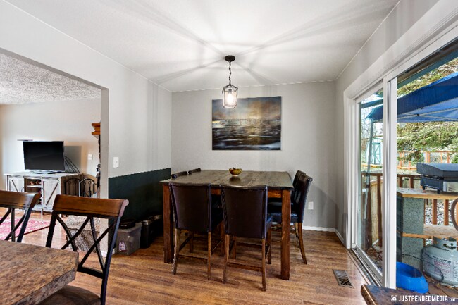 Building Photo - 9202 Cam Island Cir