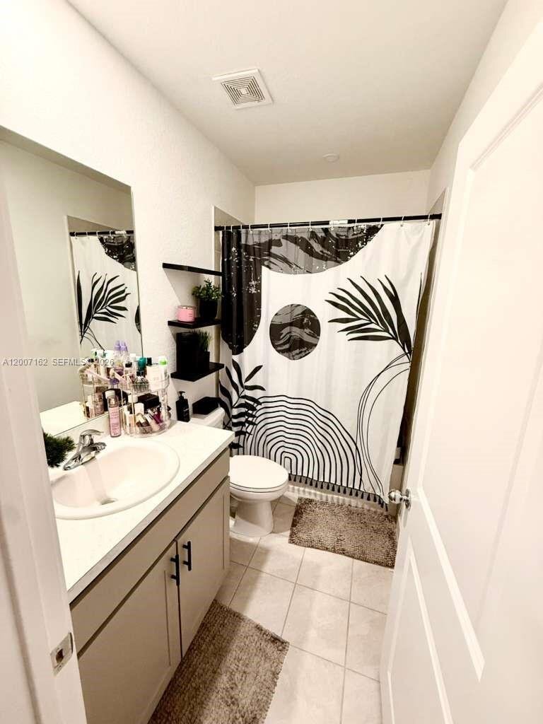 Building Photo - 470 NE 12th St