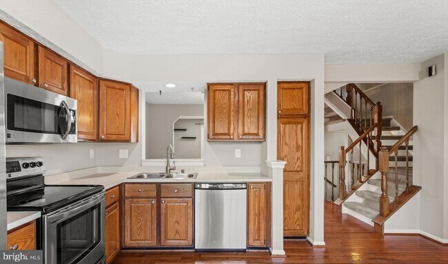 Building Photo - 6359 New Haven Ct