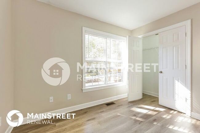 Building Photo - 1107 Foxhaven Dr