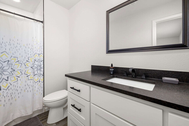 Building Photo - 3028 N Malinda Dr