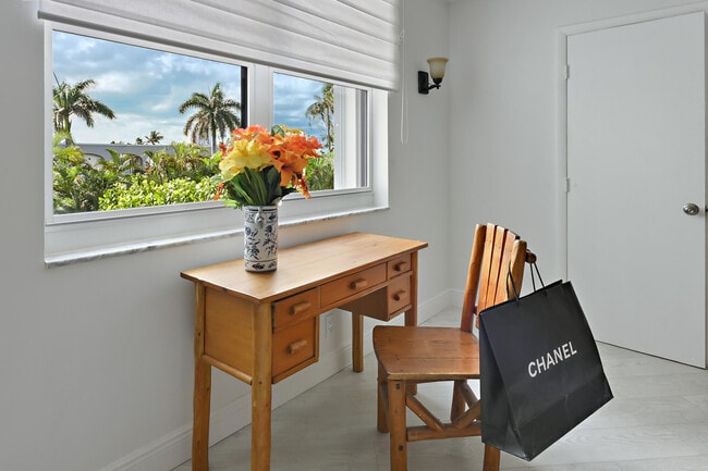 Building Photo - 2860 S Ocean Blvd