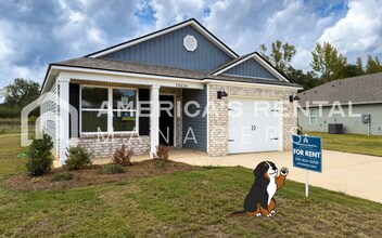 Building Photo - Coming Soon! Available to View Now!!