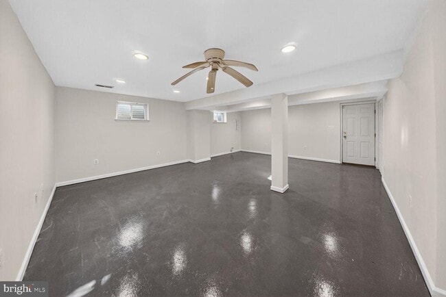 Building Photo - 2890 Balmoral Dr