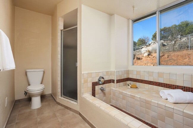 Building Photo - 3 Bedroom House with View in Poway