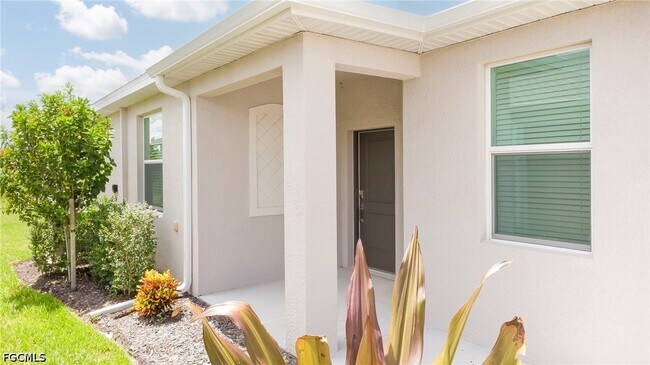 Building Photo - 20601 Hazelnut Ct