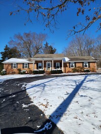 Building Photo - 787 Clarks Store Sinking Fork Rd