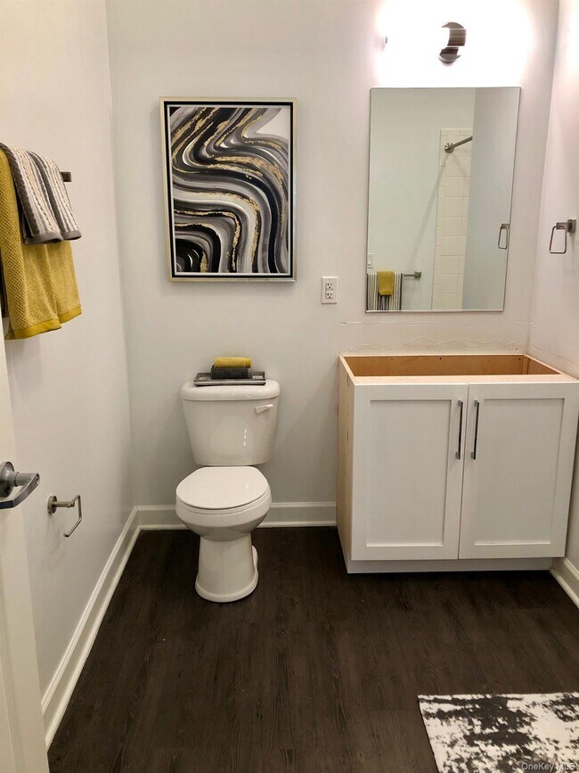 Building Photo - 148 S Front St