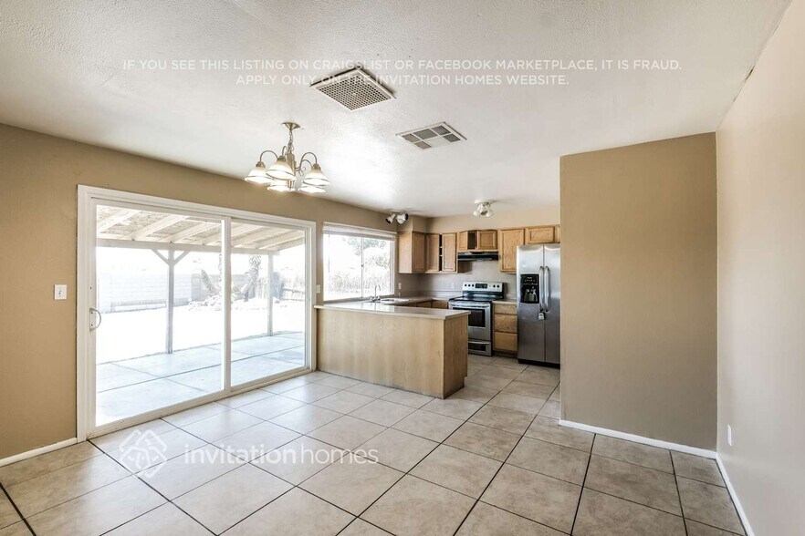 Building Photo - 3410 N 90th Dr
