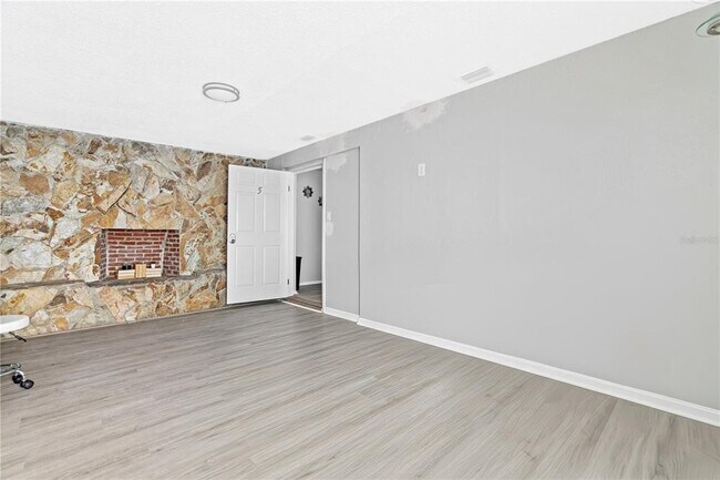 Building Photo - 4220 E Powhatan Ave