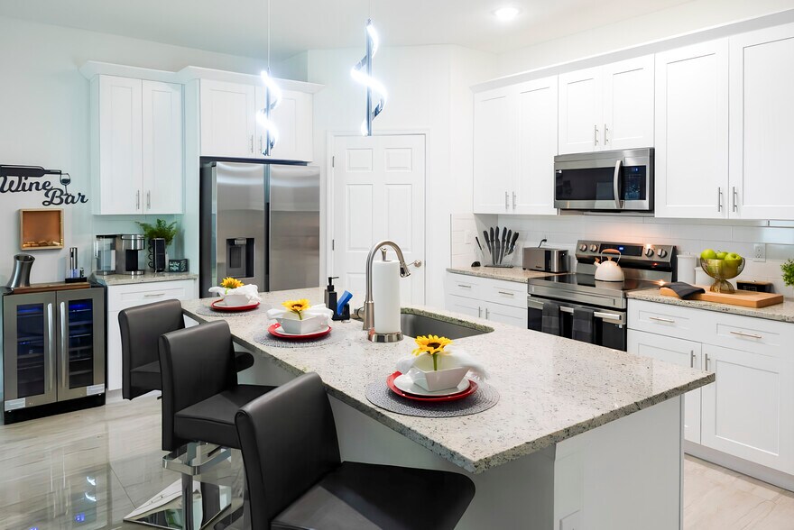 Building Photo - 113 Murphy St